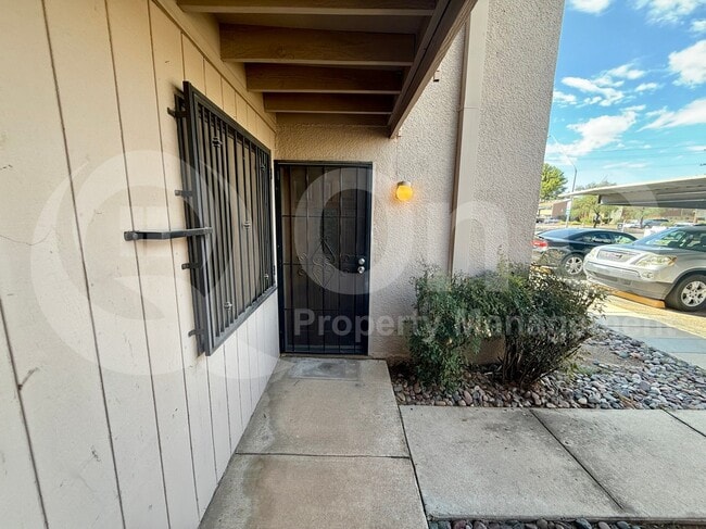 Foto del edificio - 6635 E Golf Links Rd