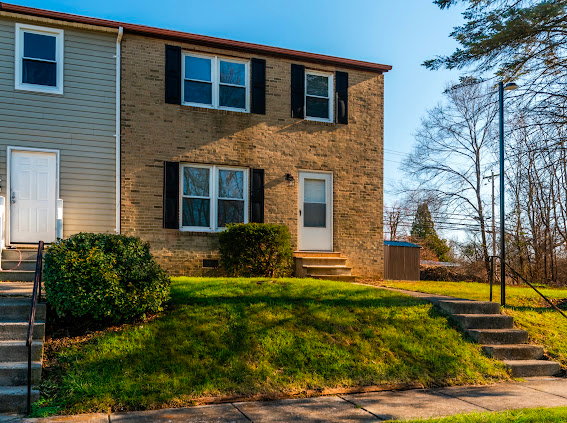 Primary Photo - 248 Surrey Ct