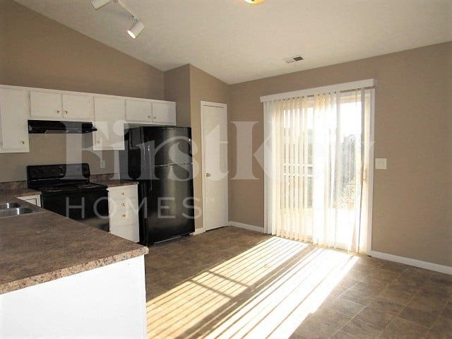 Foto del edificio - 10235 Lone Wolf Dr