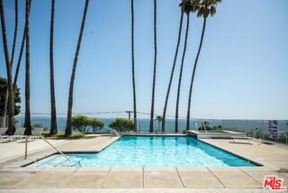 Foto del edificio - 17352 Sunset Blvd
