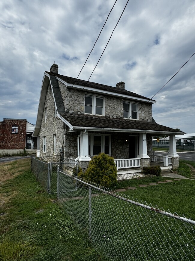 Building Photo - 439 Eagle School Rd