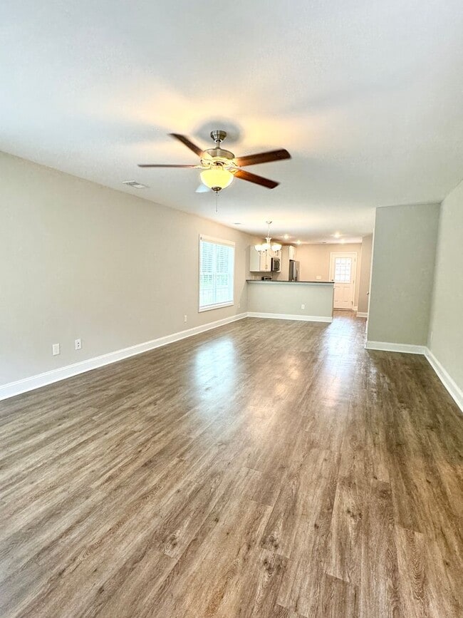 Building Photo - 3 Bedroom, 2 Bath in Conway! No HOA, Plent...