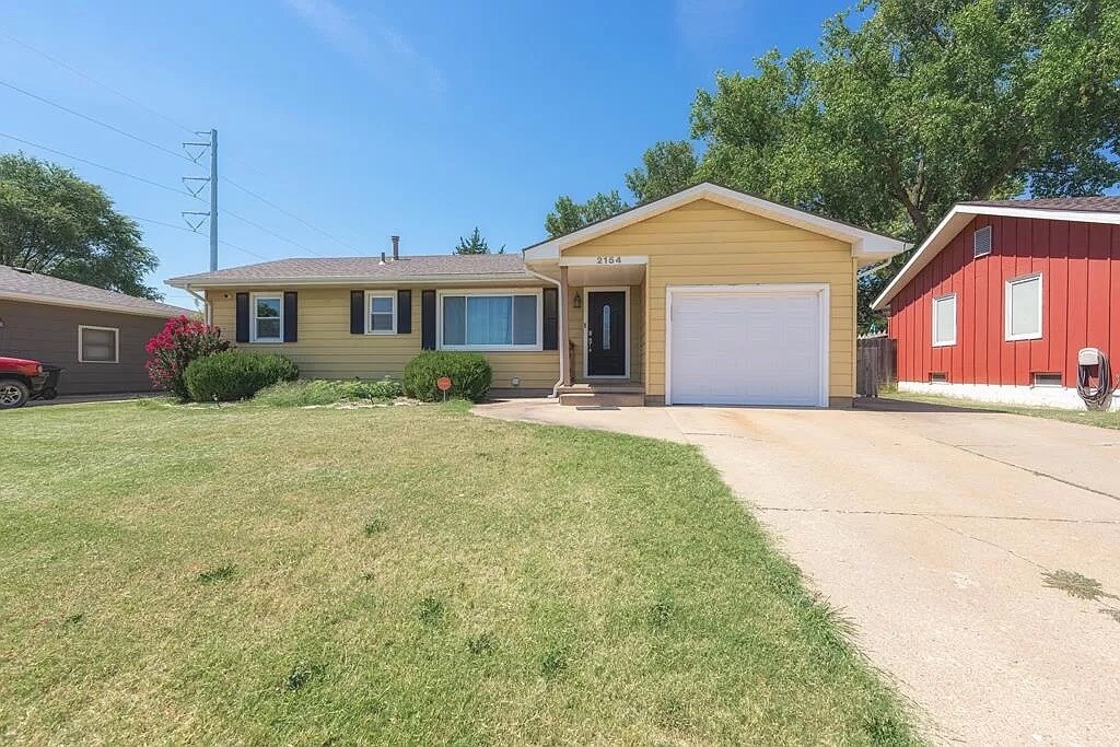 2154 Roach St, Salina, KS 67401 House Rental in Salina, KS