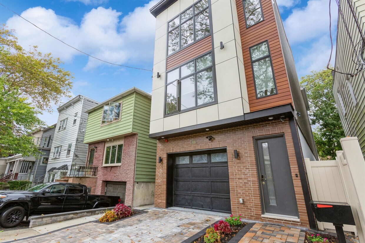 Foto principal - 100 Waverly St