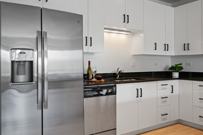 Foto del edificio - 1332 W Madison St
