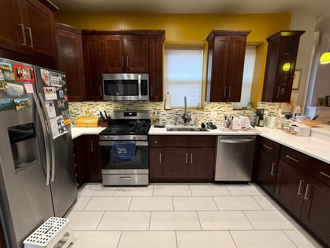 kitchen - 5313 South Maryland Avenue