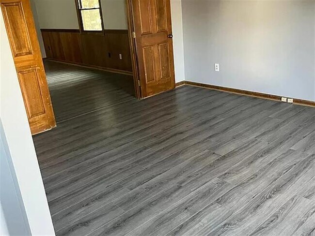 Building Photo - Comfortable home A23