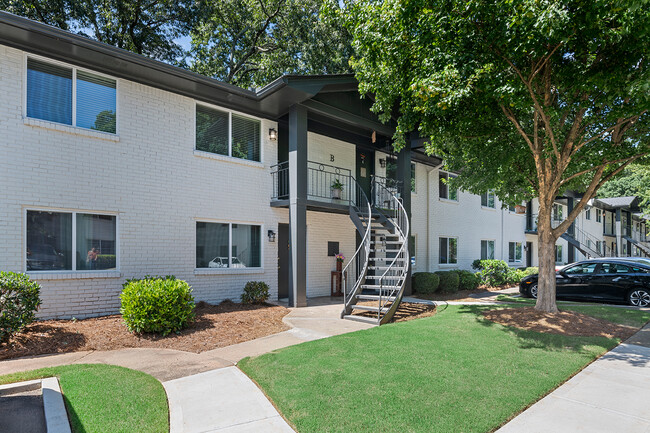 Building Photo - The Commons of East Lake