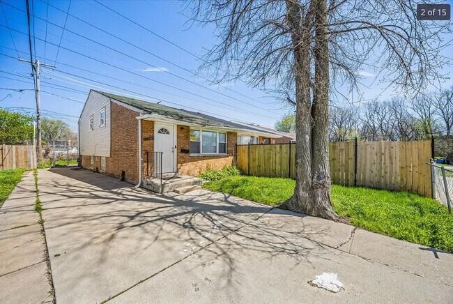 Foto del edificio - 13313 S Eberhart Ave