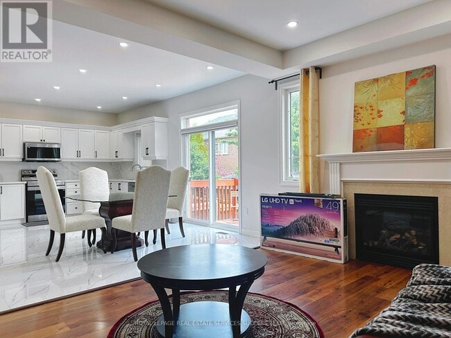 Building Photo - 450 HARKIN Pl