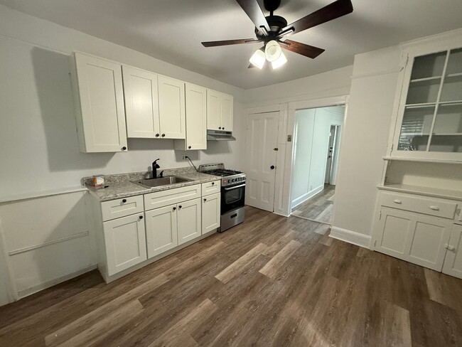 Photo - 195 Forest St Apartment