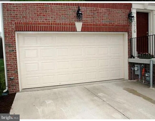 Building Photo - 7376 Mockingbird Cir