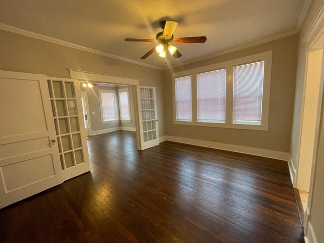 Building Photo - South Highland Newley Remodeled Gem! Won’t...