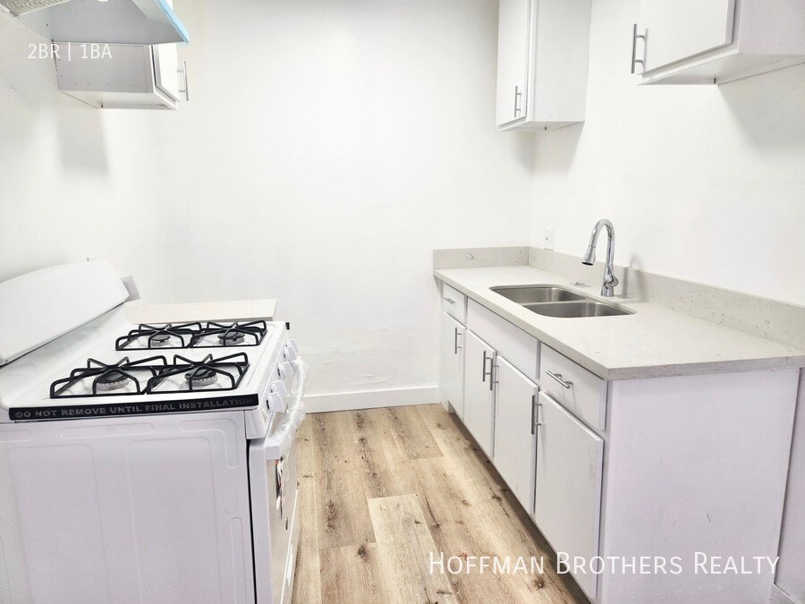 Foto principal - 1535 W Summit St