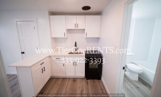 Building Photo - Charming oasis in the vibrant heart of UT 84103.