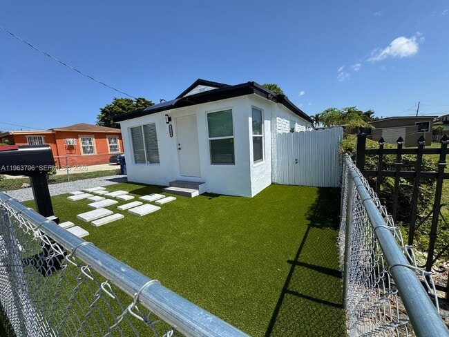 Foto del edificio - 1794 NW 74th Ter