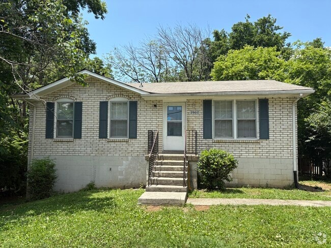 Building Photo - 2602 Oakwood Ave
