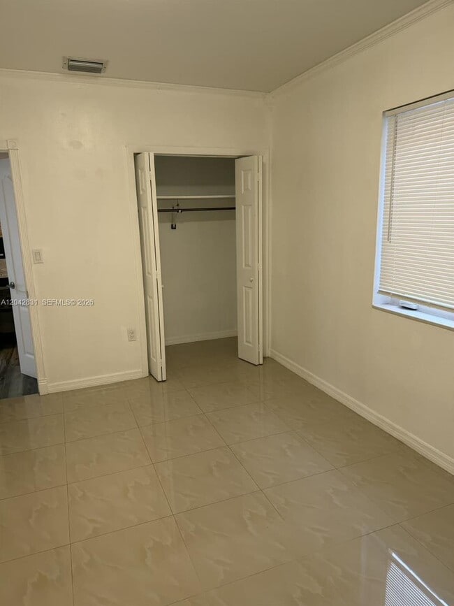 Building Photo - 3115 NW 23rd Ave