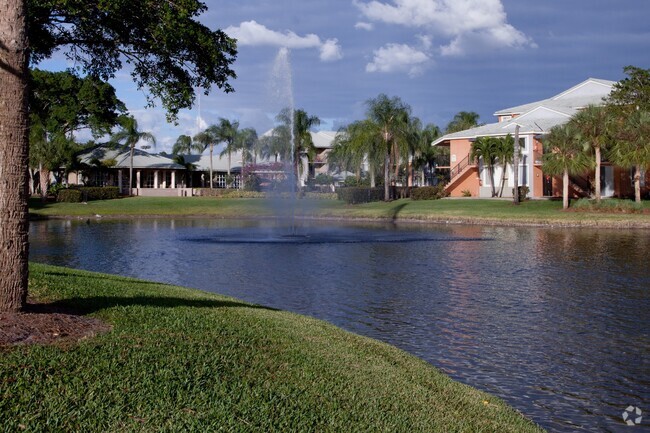 Building Photo - Lakes at Pembroke