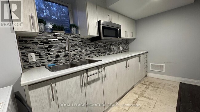 Photo du bâtiment - 731 Bennett Blvd