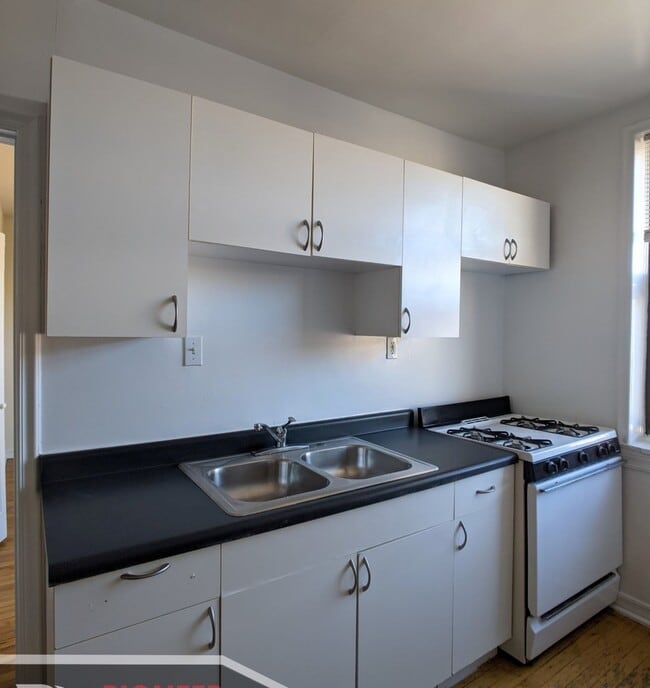 Building Photo - 2334.5 N Spaulding Ave