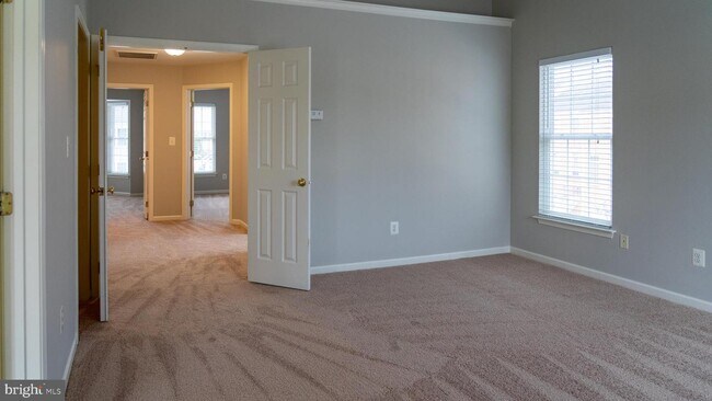 Building Photo - 43727 Banshee Heights Terrace