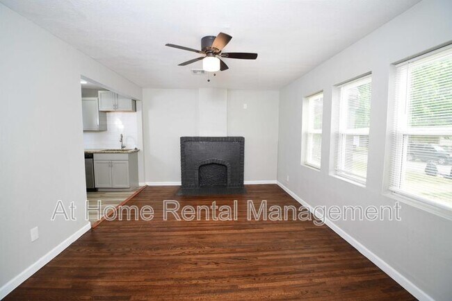 Building Photo - 621 E Xyler St