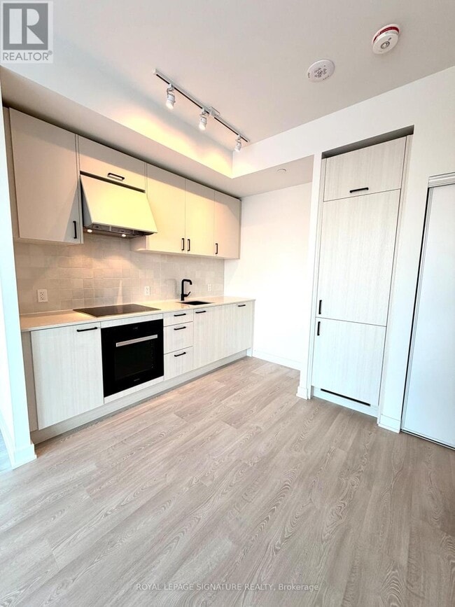 Building Photo - 1 Quarrington Lane