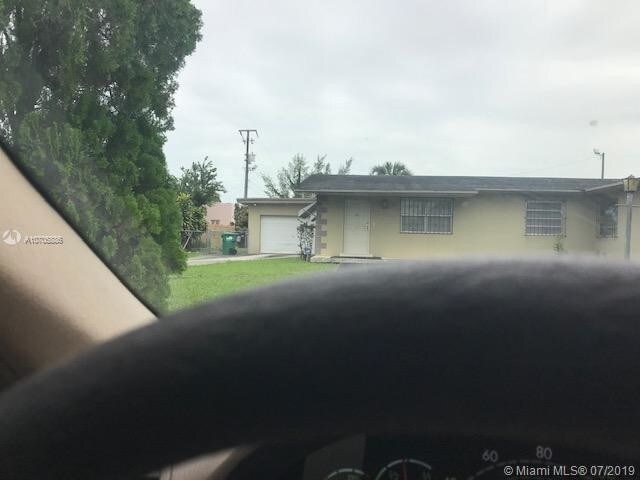 Foto principal - 36-38 NW 151st St