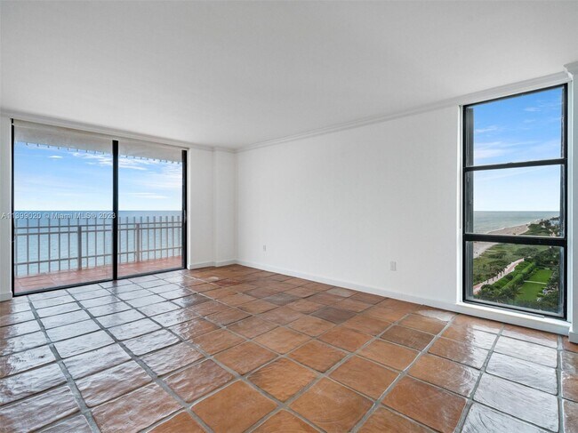 Building Photo - 6061 Collins Ave