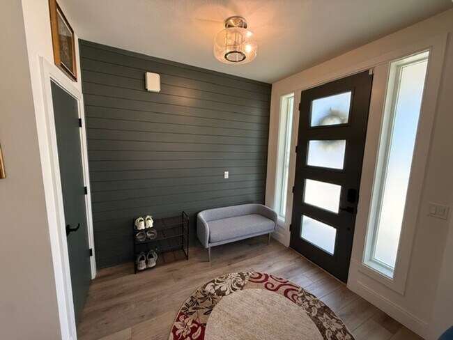 Foto del edificio - 5471 SW Jardine Ave