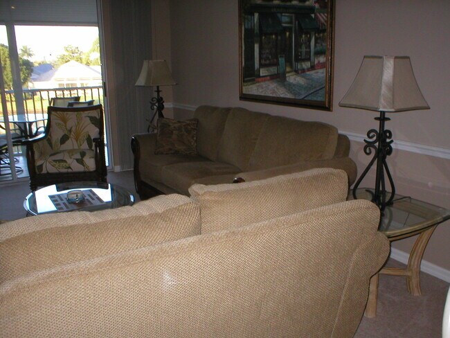 Building Photo - 21180 Country Creek Dr
