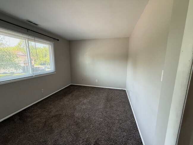 Foto del edificio - 6885 Fillmore Dr
