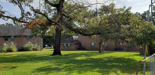 Foto del edificio - 1130 Wallace Dean Rd
