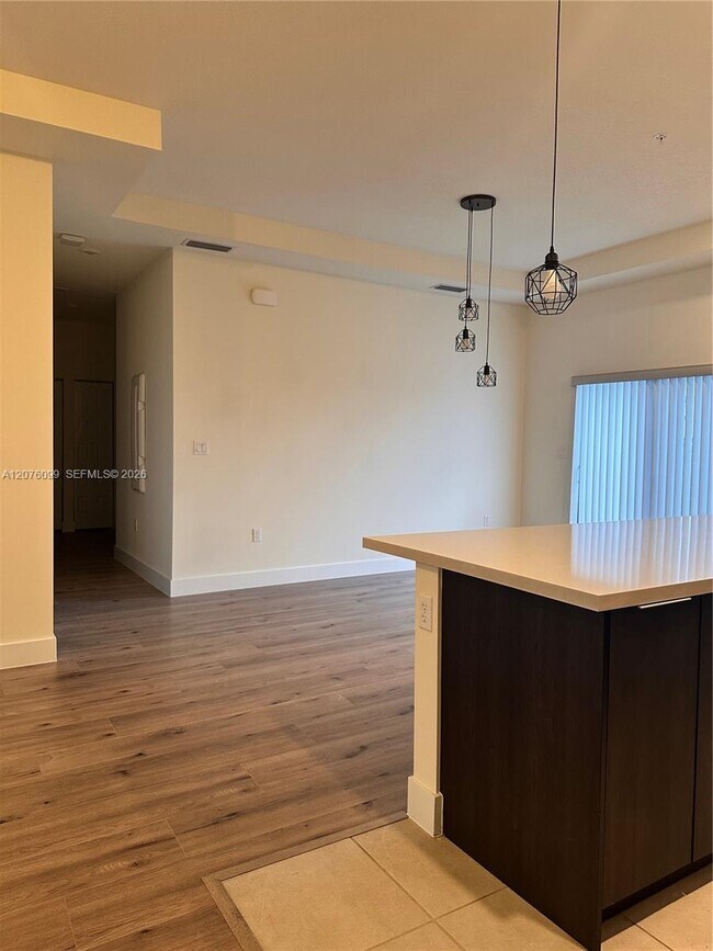 Foto del edificio - 10437 NW 82nd St