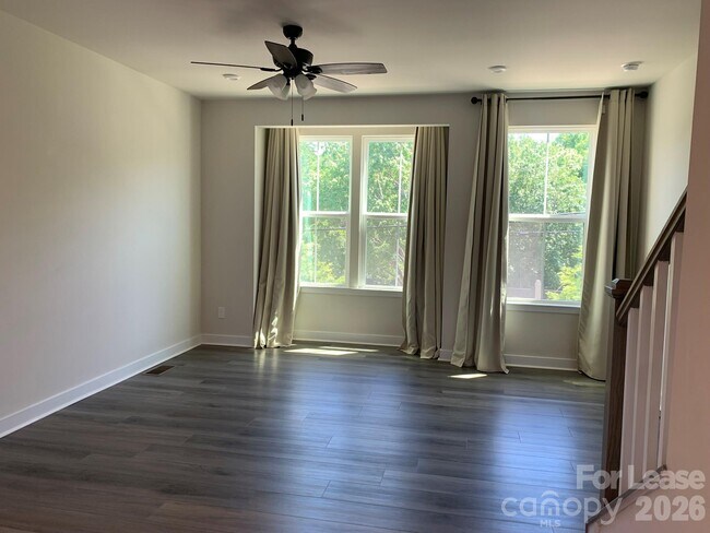 Building Photo - 948 Broad River Ln
