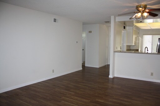 Building Photo - 2495 Vista Huerta