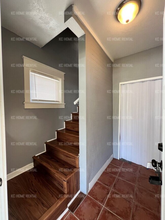 Building Photo - Charming 1 bed 1 bath in KCMO!