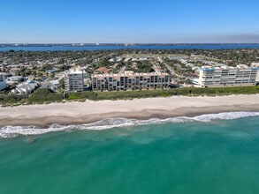 Building Photo - 995 N Hwy A1A