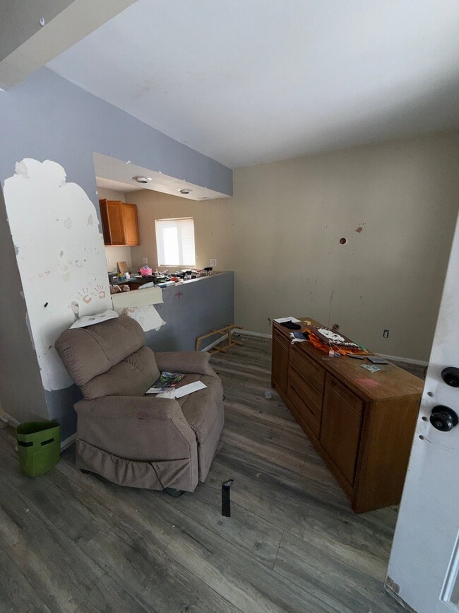 Building Photo - 1309 Barney Ave