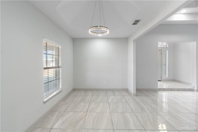 Building Photo - 13 Dana Dr