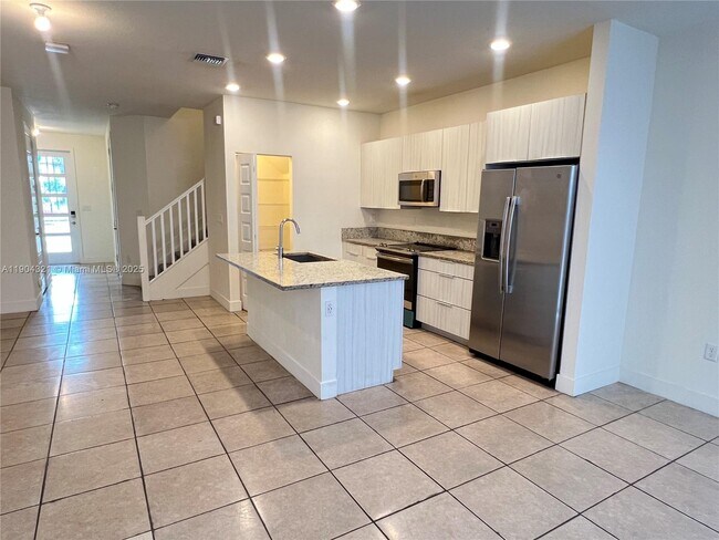 Foto del edificio - 15861 NW 90th Ct