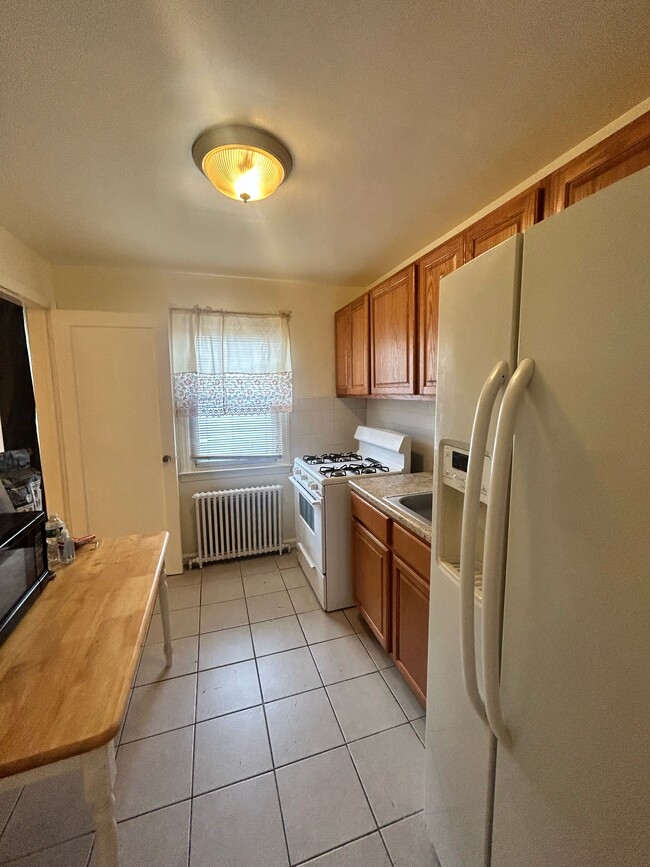 Kitchen - 11817 193rd St