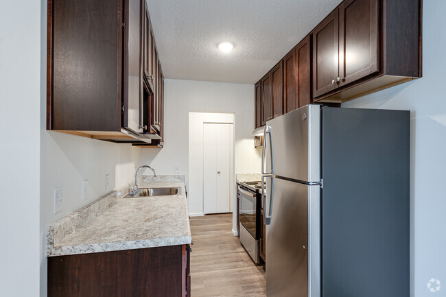 2BR, 1.5BA – 1192SF - Kitchen - Parkview Court Apartments