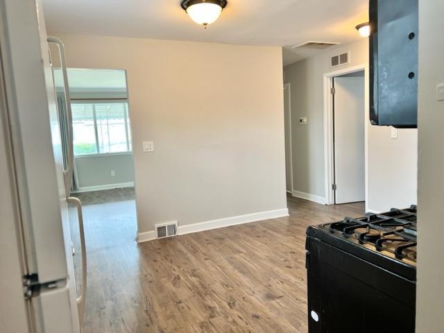 Extra area for a table - 684 E Mapledale Ave