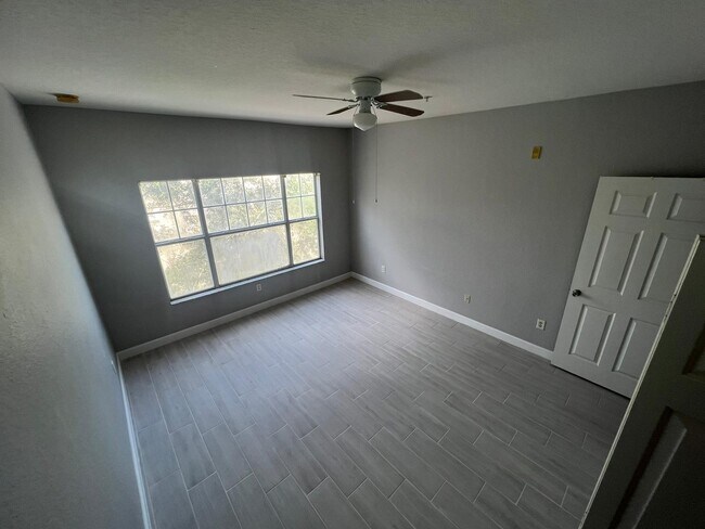 Building Photo - 2316 Grand Central Pky