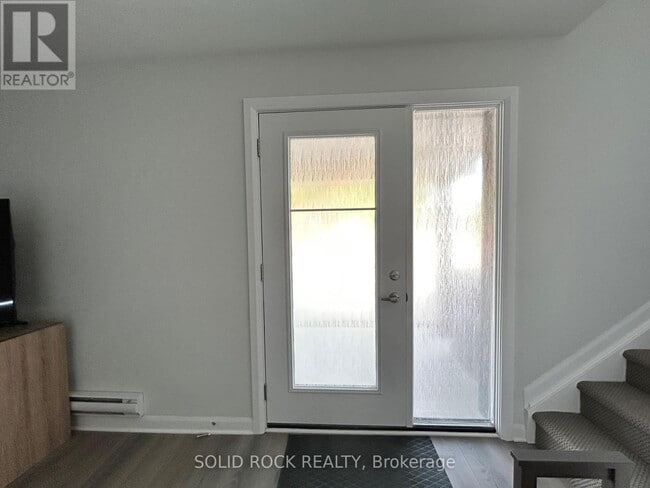 Building Photo - 501 Woodlily Private