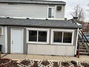 Building Photo - 233 S 4th St