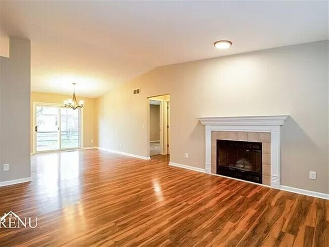Building Photo - Comfortable home A30