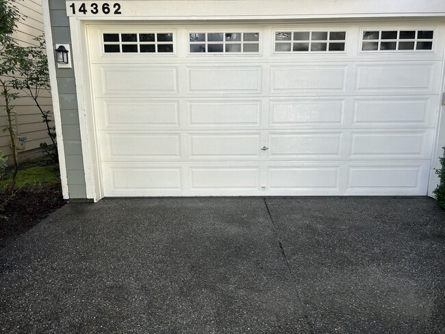 Building Photo - 14362 NE 189th Ct